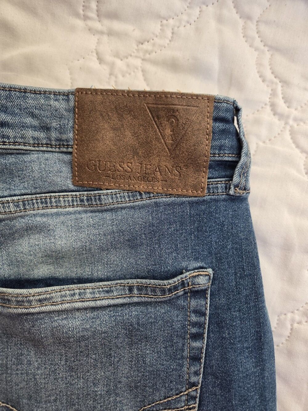 GUESS Vermont Slim Tapered Men's Jeans Stretch Denim Size 36x32 Medium Wash Logo